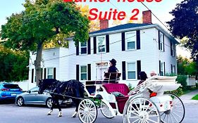 Barker House Suite 2,In The Heart Of Old-Town